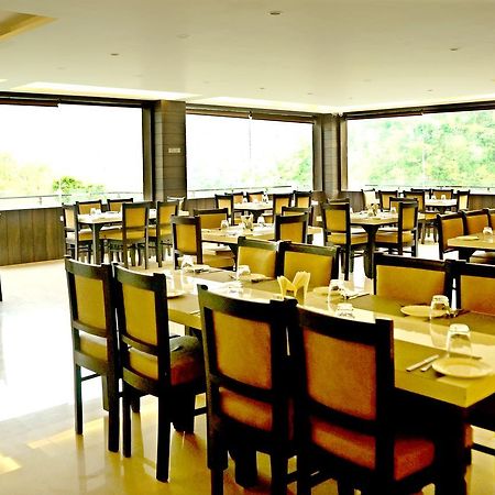 Hotel Trance Ganga Tapovan Екстер'єр фото