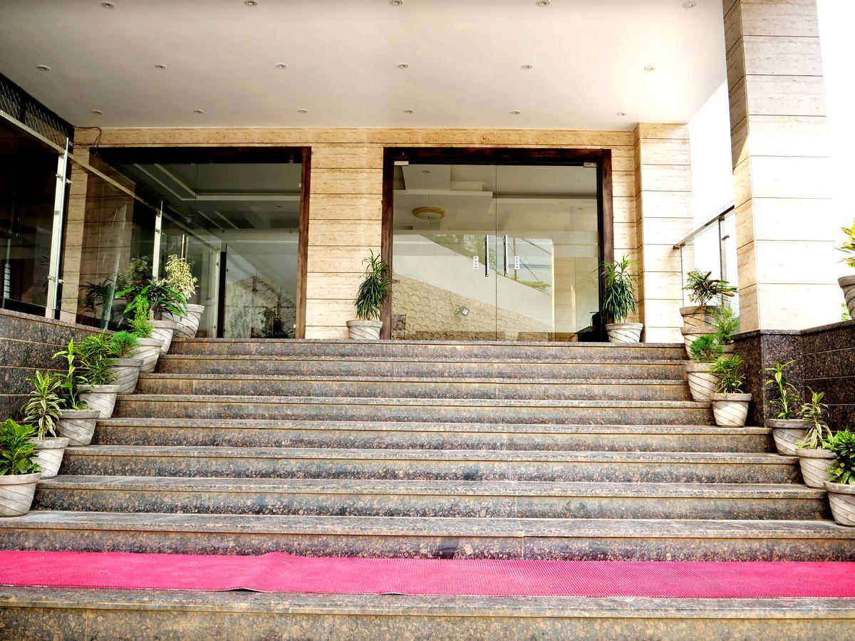 Hotel Trance Ganga Tapovan Екстер'єр фото