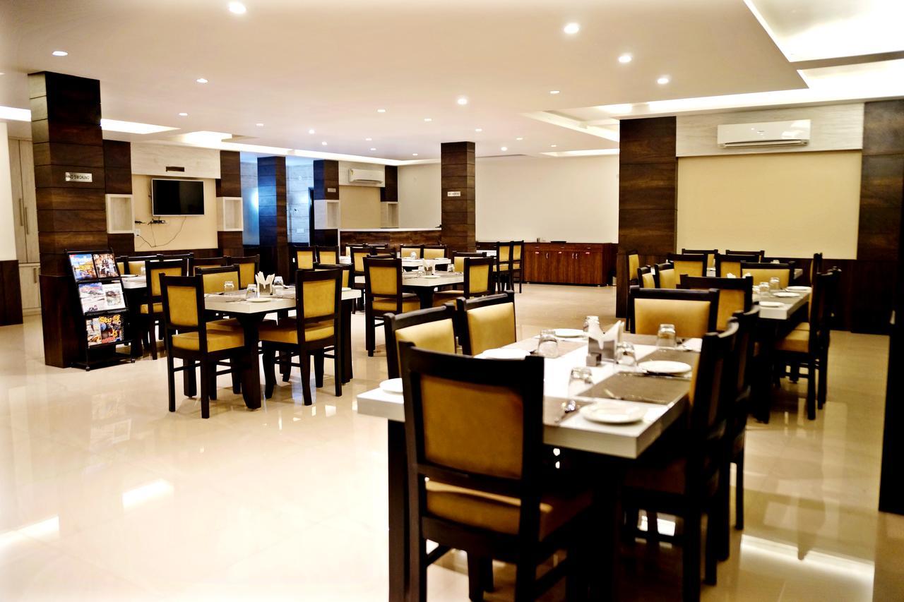 Hotel Trance Ganga Tapovan Екстер'єр фото